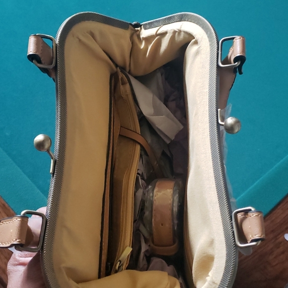 Purse - Picture 2 of 4